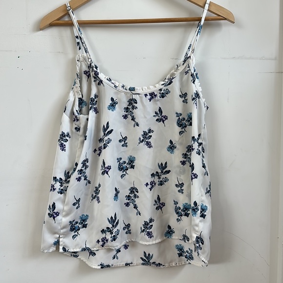 🤍A&Fitch Floral Tank - Picture 2 of 5